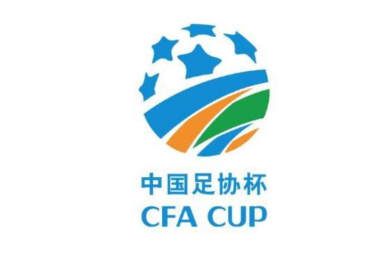 郑伊健走秀再现古惑仔风 古巨基亮相兴奋搞怪 2016-04-14 2016秋冬上海时装周，古巨基自创品牌秀4月13日举行，郑伊健登台走秀再现古惑仔风，古巨基在后台受访时毫无架子，满头大汗获助理贴身擦汗。