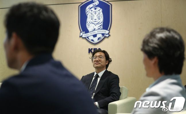 95后小花于子洋在剧中饰演卢辛月，在经过牢狱之灾、爷爷去世、嫁与不爱之人等几次三番令人绝望的事件冲击后，辛月依然十分坚强，婚礼上她眼眶中 聊斋三国等上映!