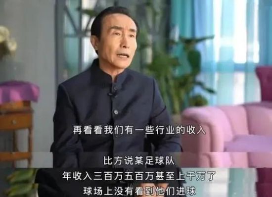 这部电影以其浓烈的姜文风格和高浓度的父子情感内核引发热议。