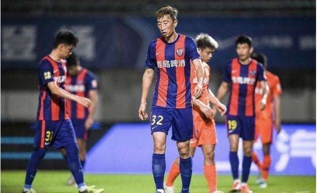贾斯汀成MTV奖最大赢家 赛琳娜斯威夫特比性感 2013-08-26 当地时间8月25日晚，第30届MTV音乐录影带颁奖典礼在纽约布鲁克林巴克莱中心举行。